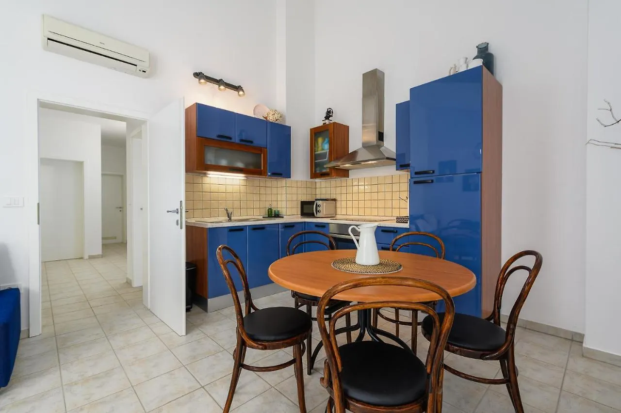 Apartment Tramontana Near The Beach In Basanija - Umag